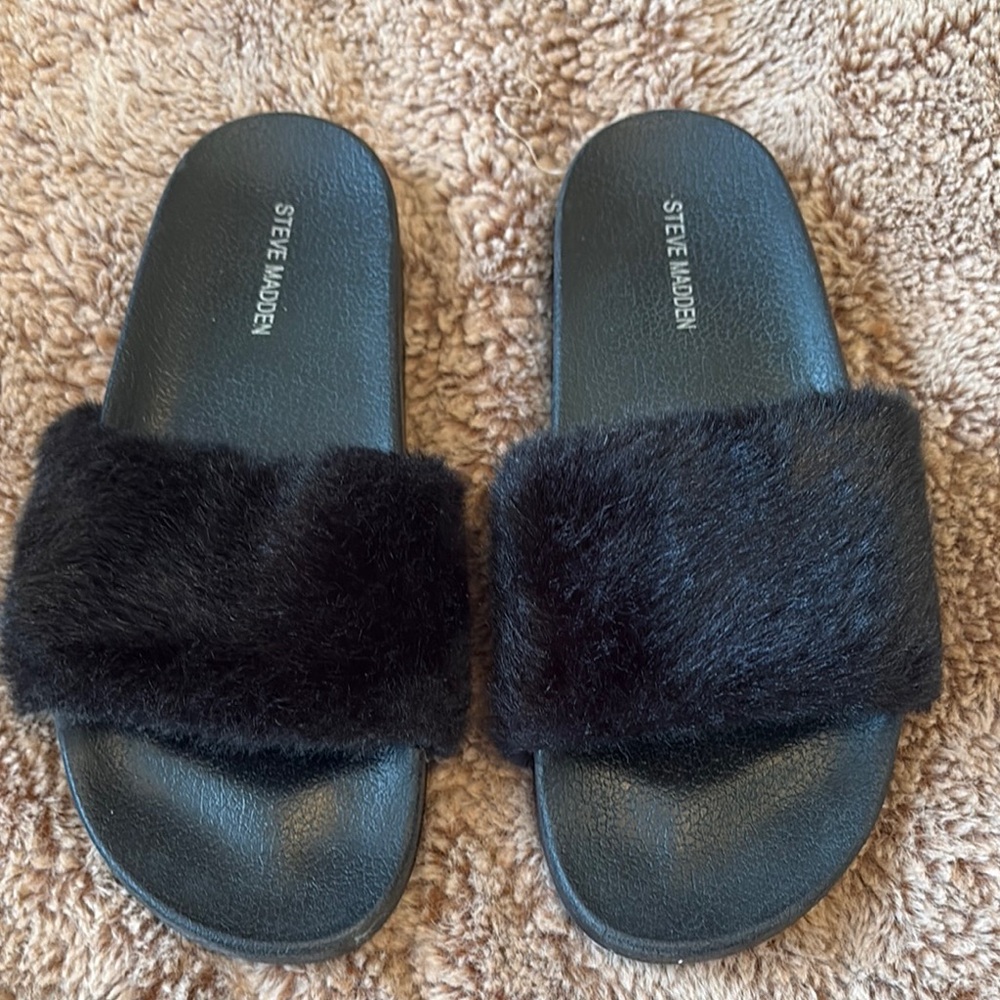 Steve Madden Black Furry Slides